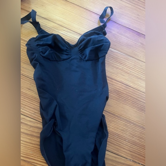 SKIMS Other - Skims bodysuit